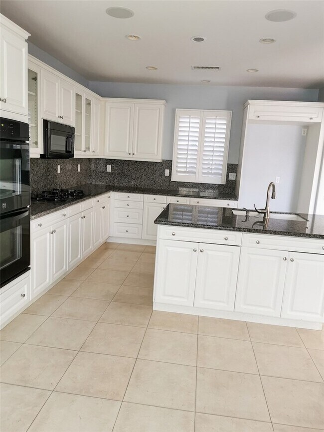 Building Photo - 1318 Swan Loop S
