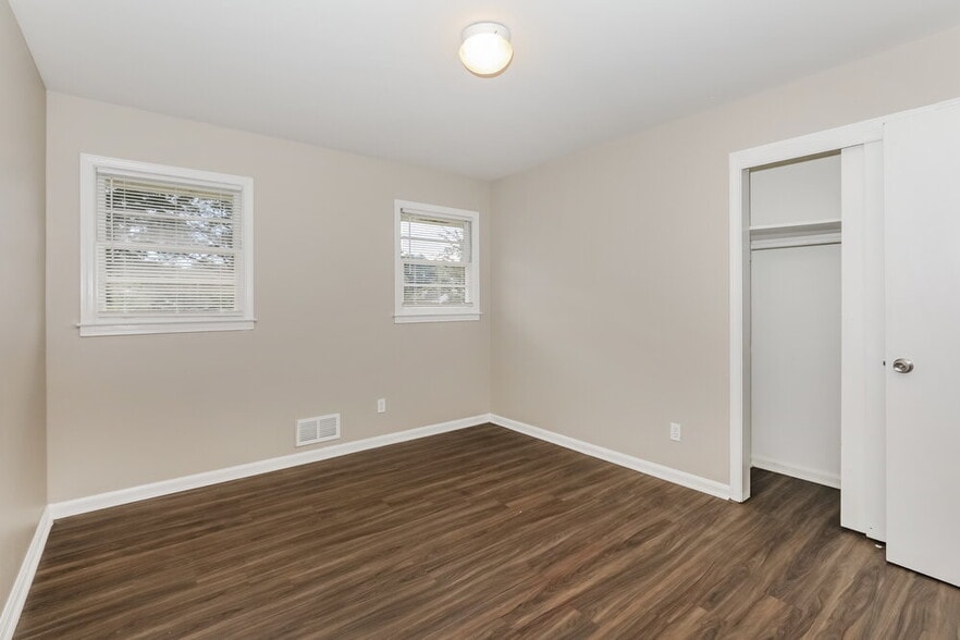 Building Photo - 7487 Grayson Dr