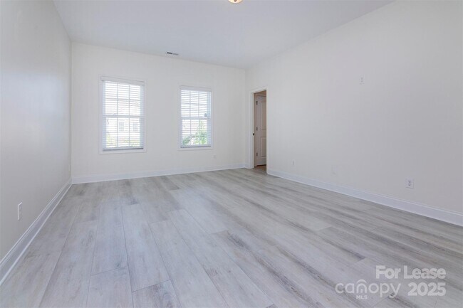 Building Photo - 2231 Eversham Dr NW