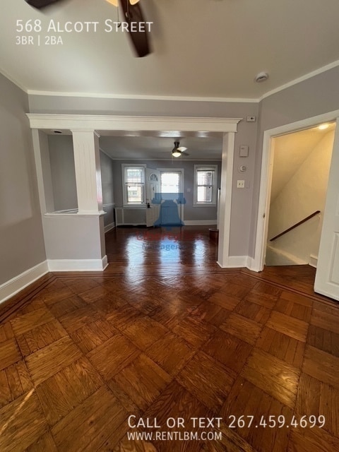 Building Photo - 568 Alcott St