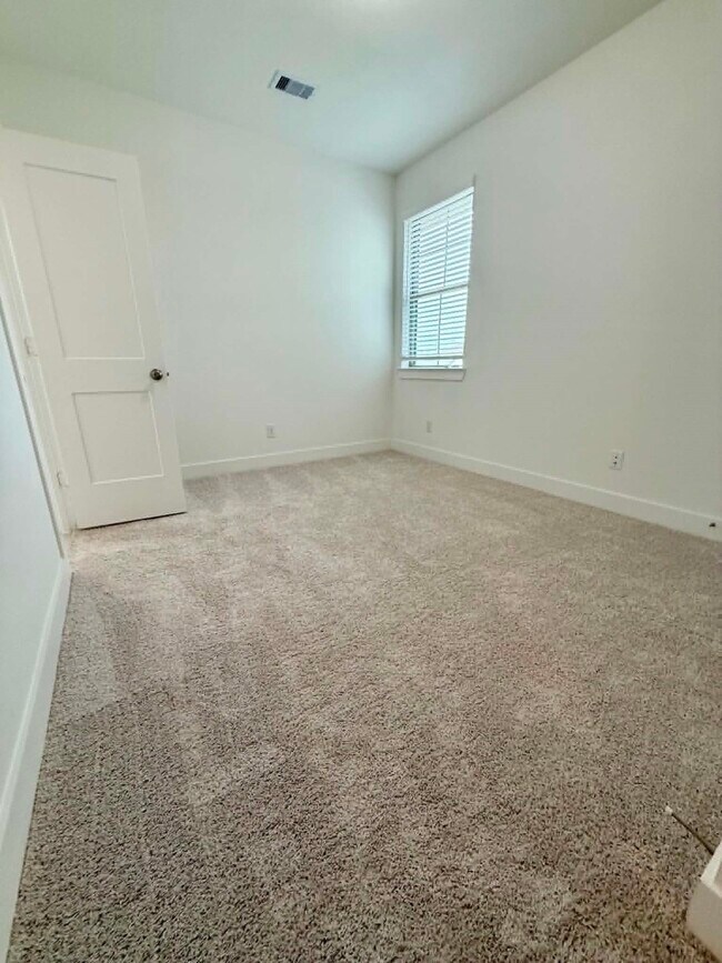 Building Photo - 1539 Crystal Stream Dr