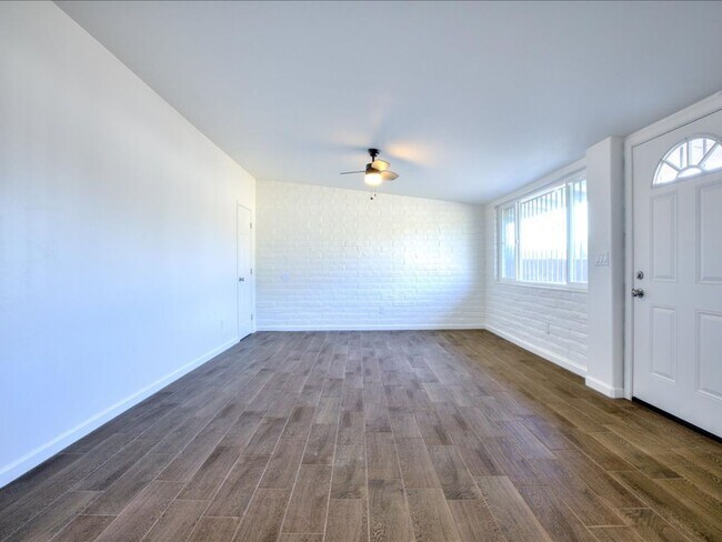 Building Photo - Beautifully Updated 1 Bedroom Home – Ready...