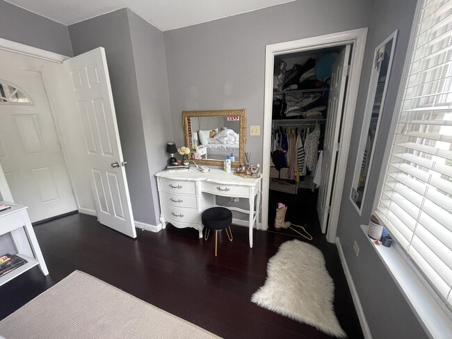 Building Photo - 1828 N Bissell St