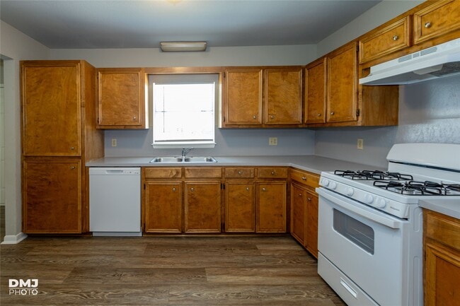 Building Photo - 3140 Boyd Ave