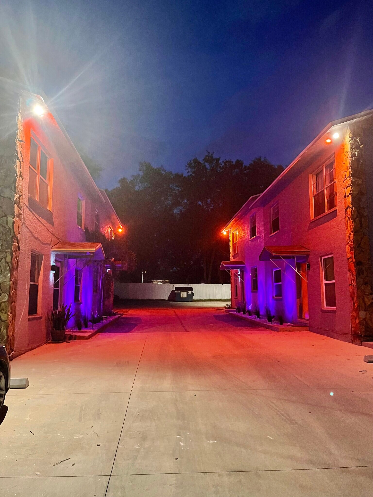 Building Photo - 7917 Lakeshore Dr