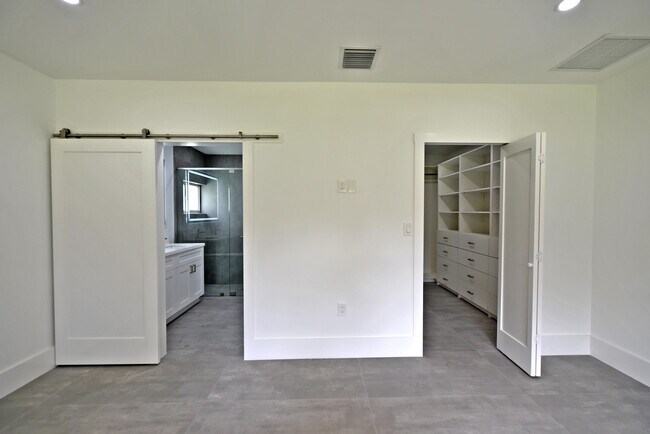 Building Photo - 13350 61st Ln N