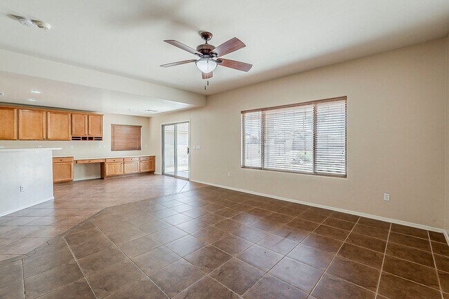 Building Photo - Pet-Friendly 4 Bedroom Rental in Tucson wi...