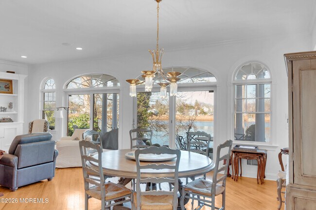 Building Photo - 619 Beacon Blvd