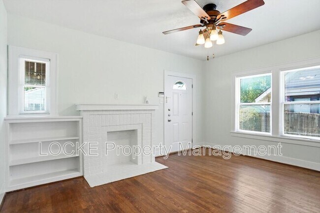 Building Photo - 1806 Clover Ln
