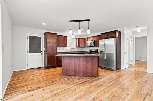 Building Photo - 3425 Talcott Terrace