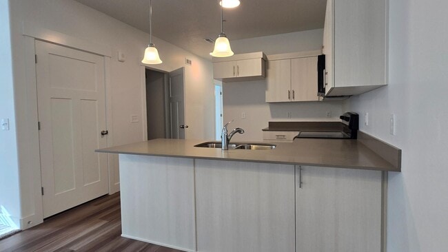 Building Photo - 6512 Skyline Lp Ln