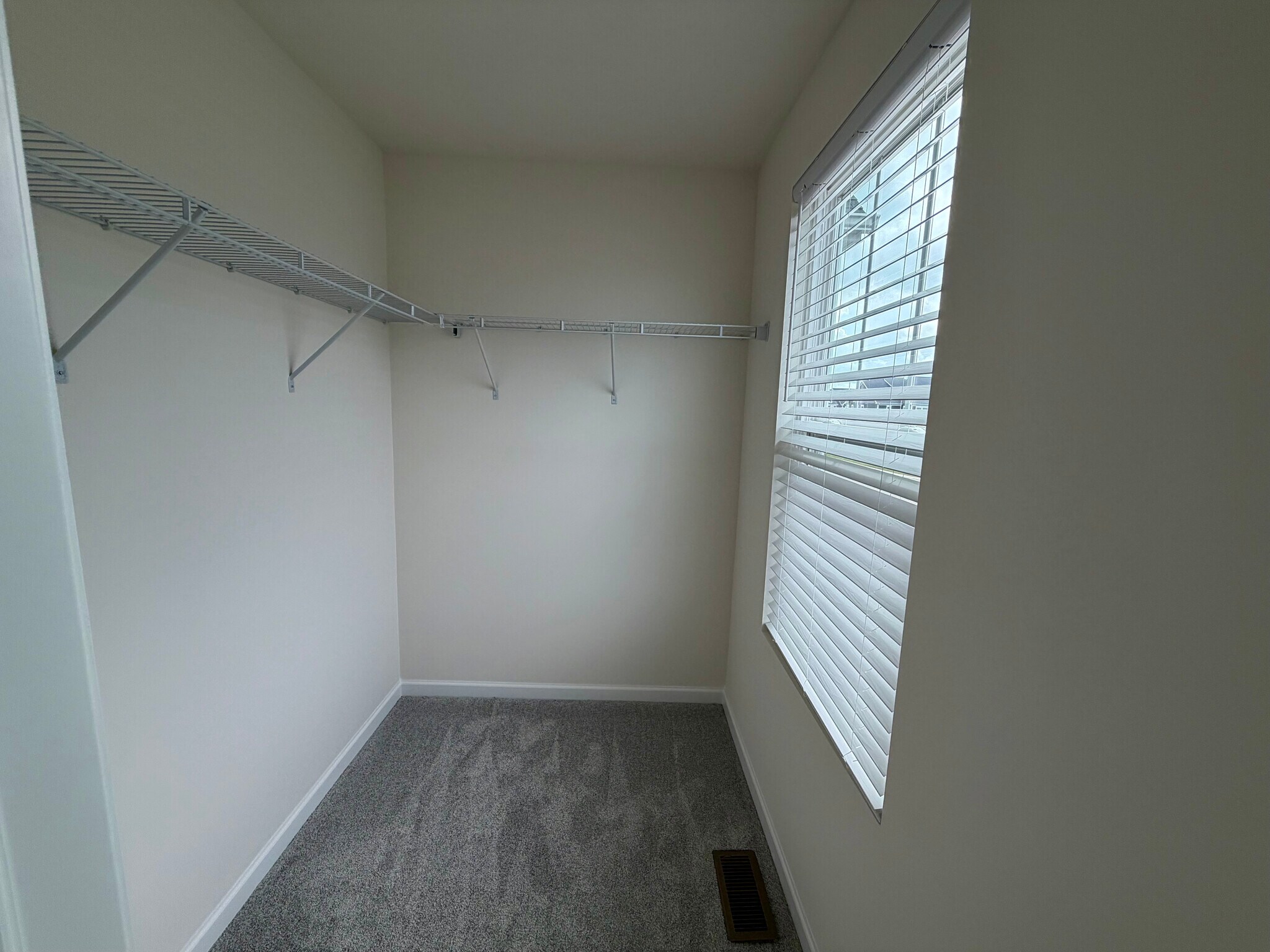 Building Photo - 24432 W Alexis Ln