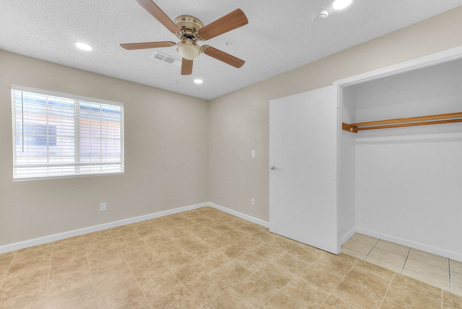 Building Photo - 24600 Cypress St