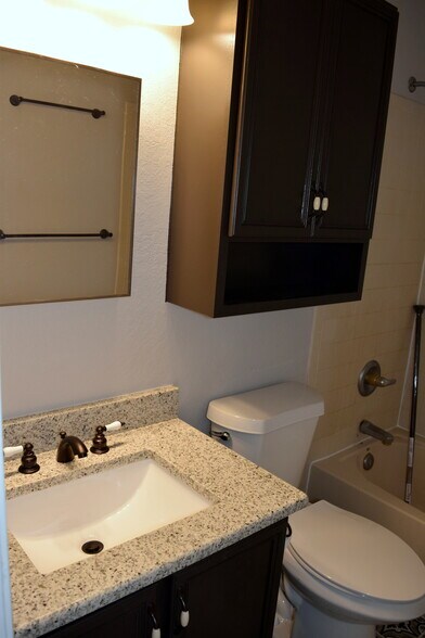 Master Bathroom - 7902 Morning Grove