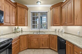 Building Photo - Fully Furnished 2 Bedroom Home.