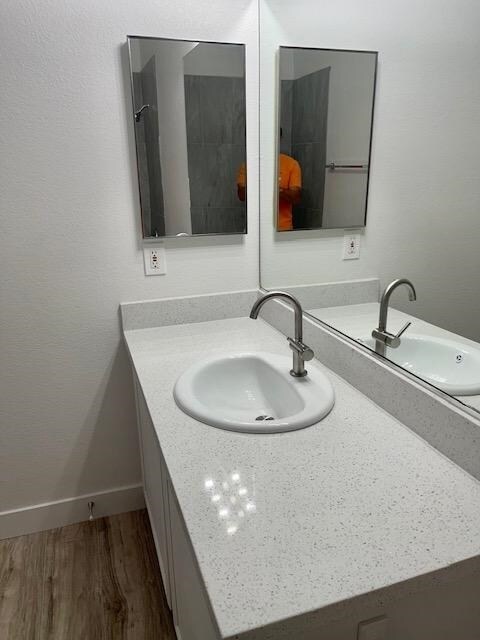 Building Photo - 2110 Los Feliz St