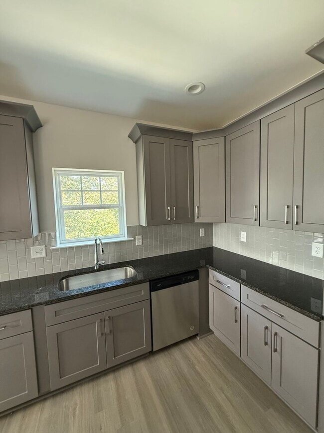 Building Photo - BRAND NEW TOWNHOMES AVALIABLE NOW