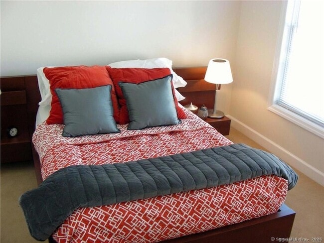 Building Photo - 31 Westwood Dr