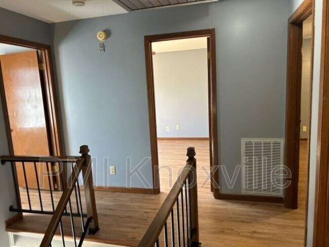Building Photo - 1427 Moorgate Dr