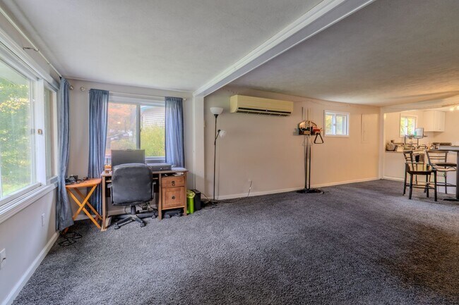 Building Photo - Lakeside Retreat on Duck Lake Peninsula