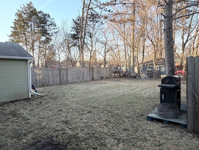 Building Photo - 349 W Illinois Ave