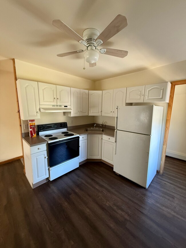 Building Photo - 54 S Broad St