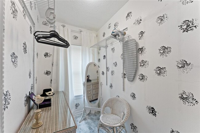 Building Photo - 914 8th St N