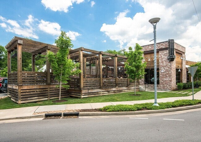 Building Photo - 312 Sloan Rd