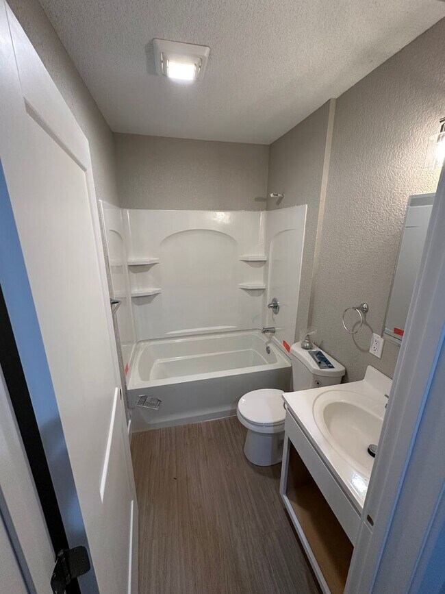 Building Photo - Completely updated 4 Bedroom, 1 Bathroom Home