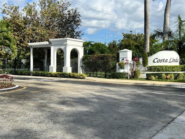 Building Photo - 5440 NW 107th Ave