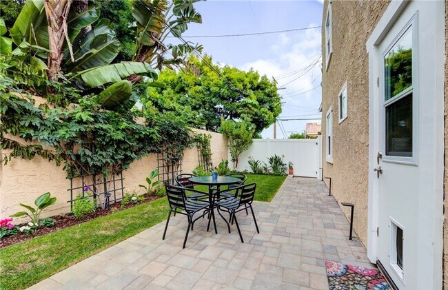 Building Photo - 2521 Voorhees Ave