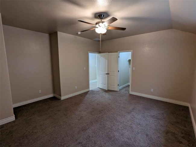Building Photo - 313 Summer Pointe