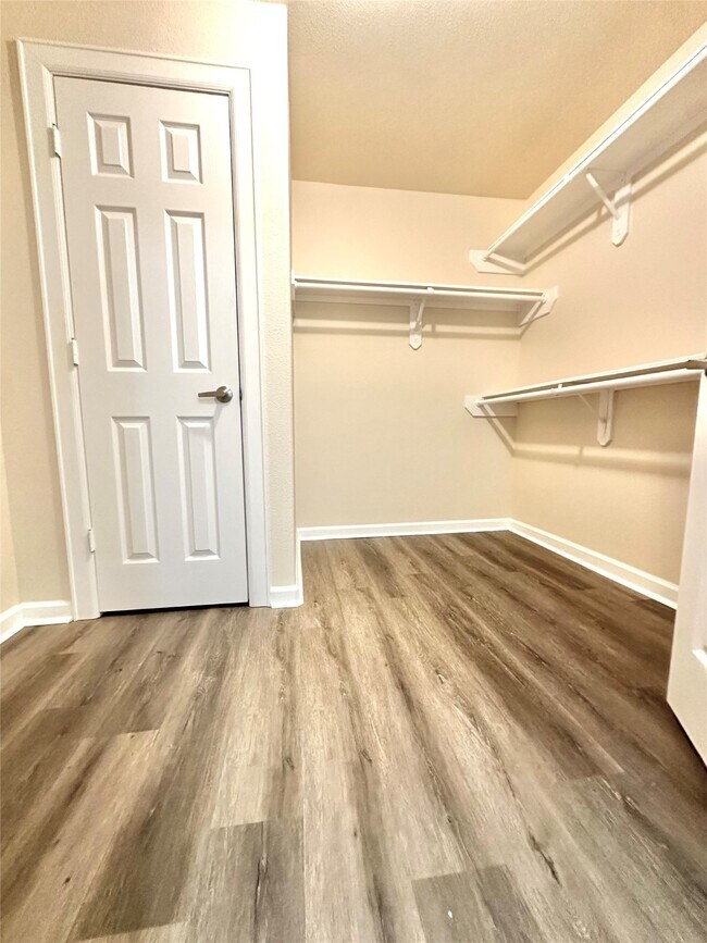 Building Photo - 6611 W Sam Houston Pkwy S