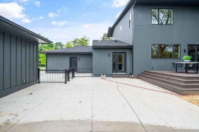 Building Photo - 2777 Donna Dr