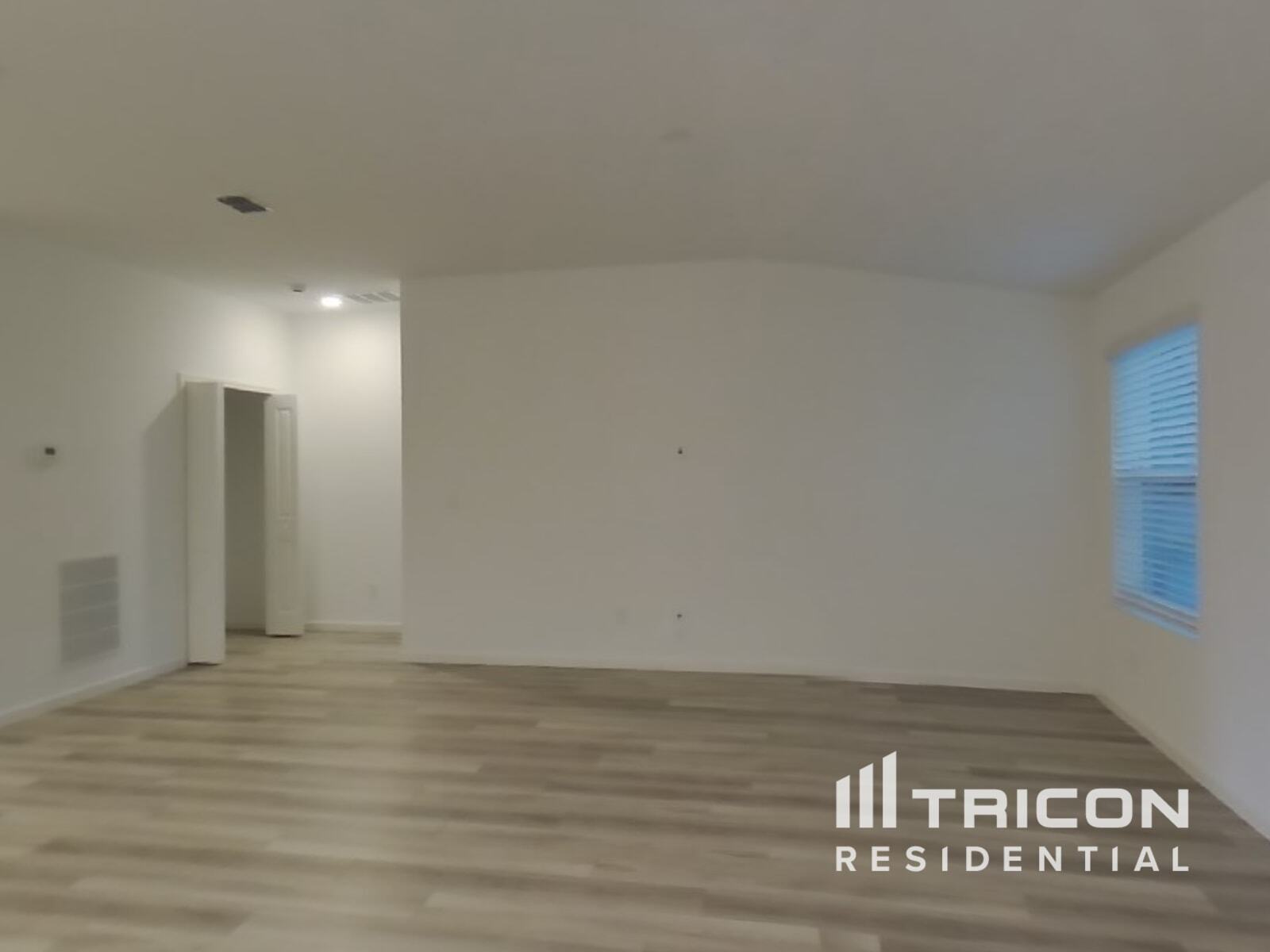 Building Photo - 10746 Lishwood Wy