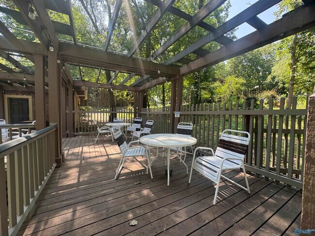Building Photo - 2132 Belle Grove Dr SW