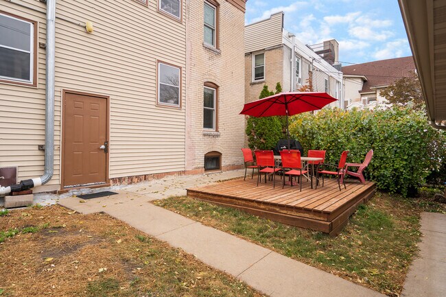 Building Photo - 3117 Fremont Ave S