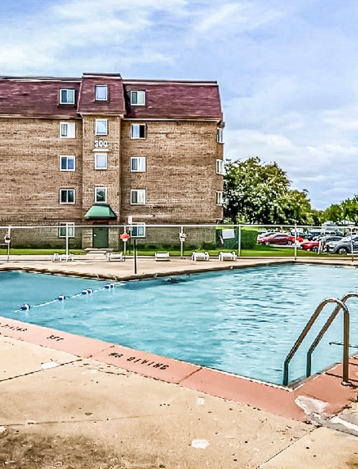 Building Photo - 300 S Roselle Rd