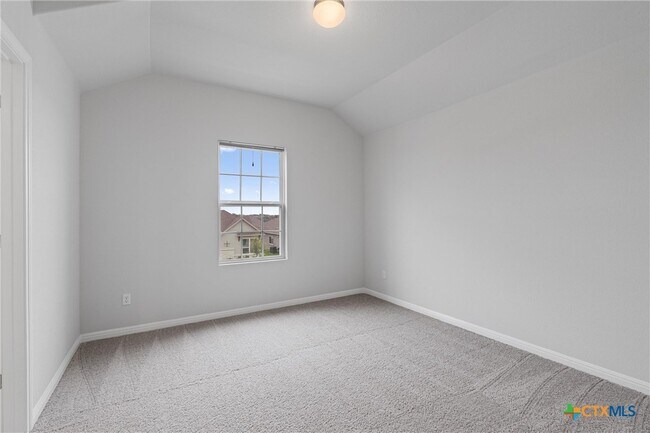 Building Photo - 116 Rocking Chair Dr