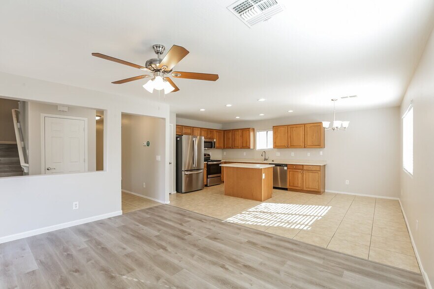Building Photo - 3733 W Dunbar Dr