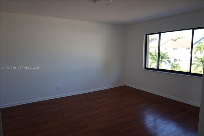 Building Photo - 2385 NE 171 St