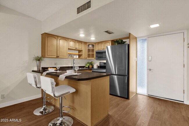 Building Photo - 16819 E Gunsight Dr