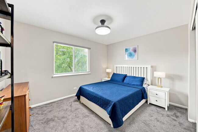 Building Photo - 2052 Shady Grove Ct