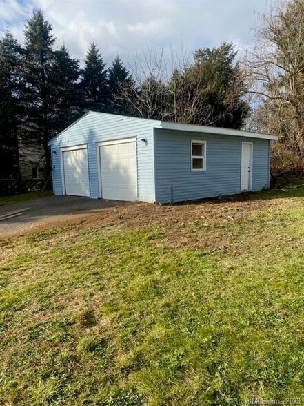 Detached garage - 111 Highland St