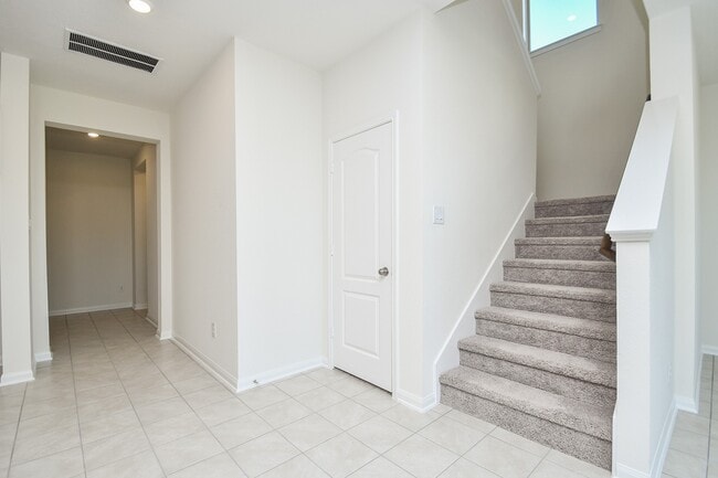 Building Photo - 8138 Leisure Pt Dr