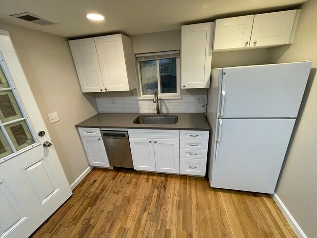 Building Photo - Cheesman St. BR