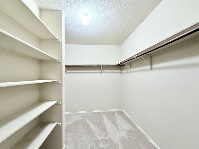 Building Photo - 314 Comal Run