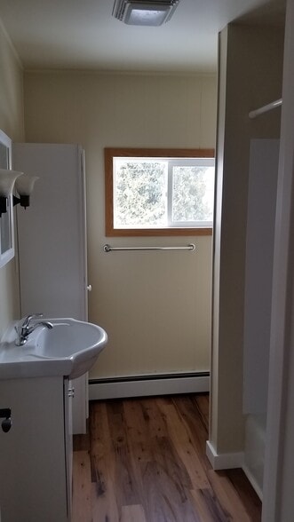 Bath - 241 S Healy Ave