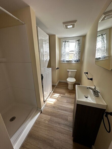 Building Photo - 50-52 Howard St