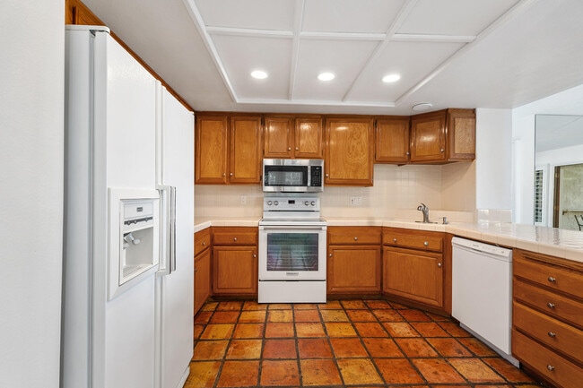 Building Photo - 73322 Shadow Mountain Dr